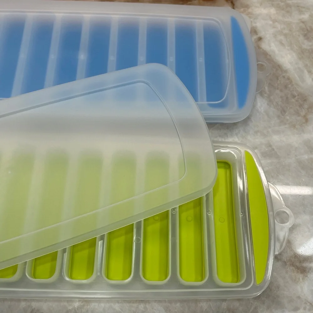 NWT Silicone Ice Cube Tray Set with Lids BPA Free